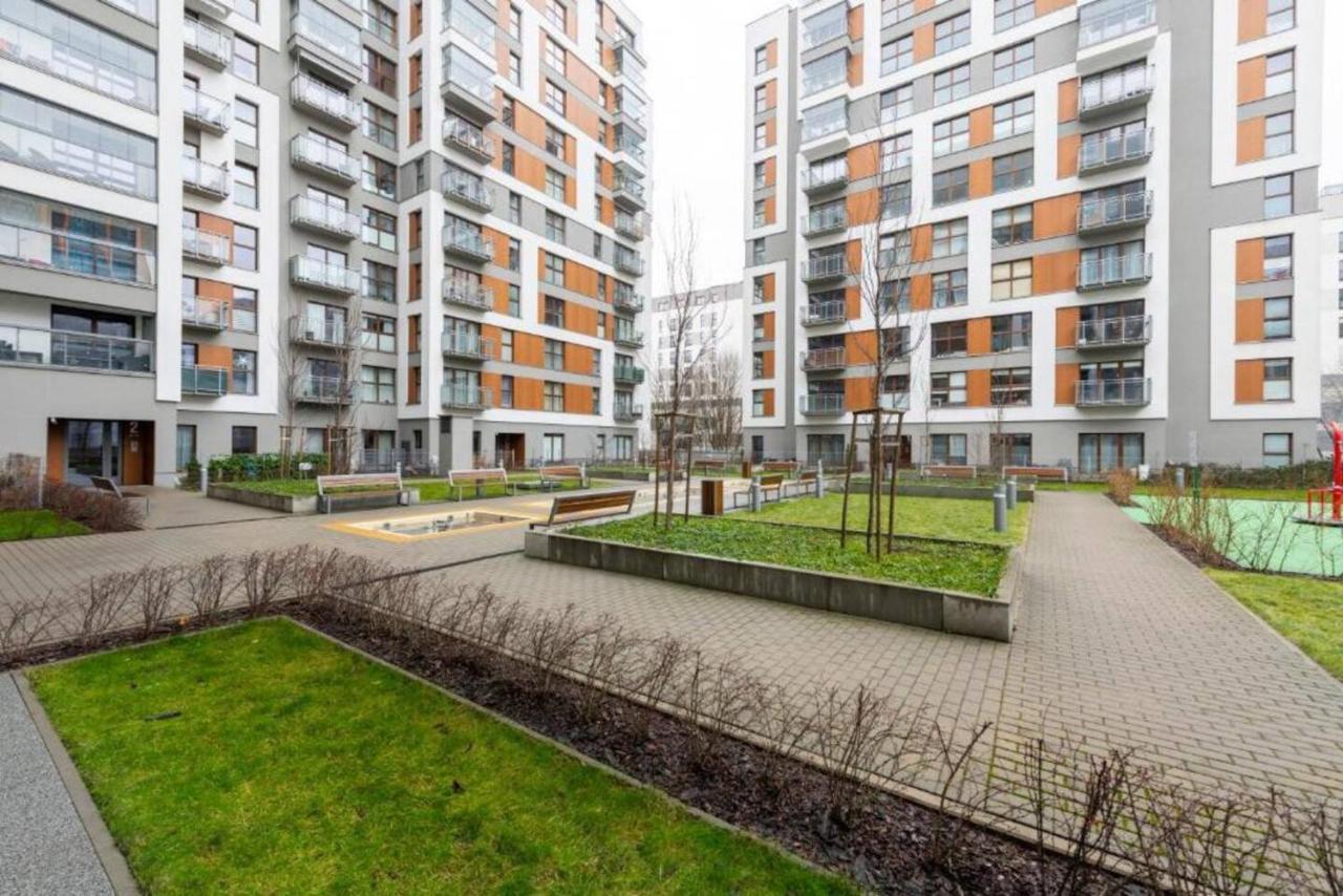 Woronicza 33B Prywatne Mieszkanie Z Oddzielna Sypialnia I Balkonem Bezplatne Miejsce Parkingowe Samodzielne Zameldowanie! Warsaw Luaran gambar